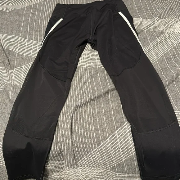 Victoria sport leggings with mesh cut out - Picture 2 of 3